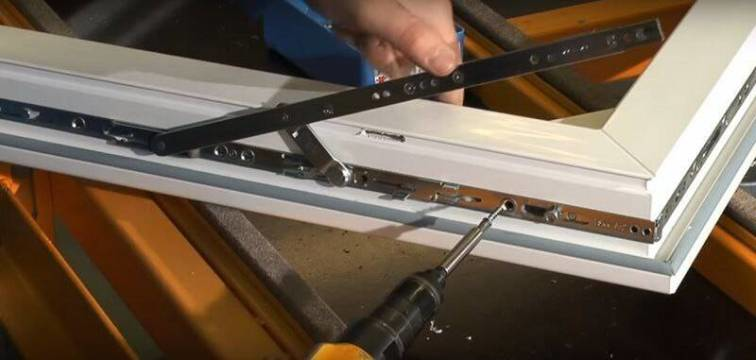 Ремонт и замена оконной фурнитуры